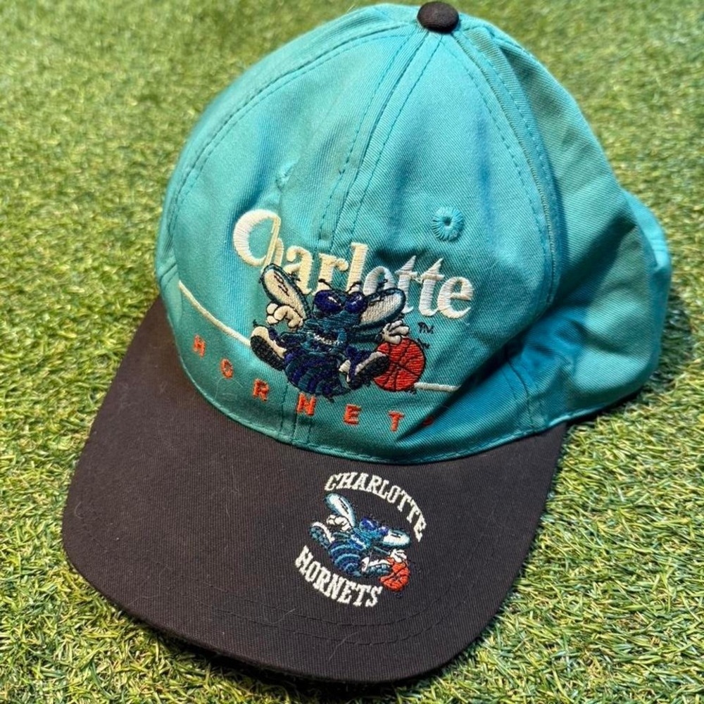 Vintage Charlotte Hornets Snapback Hat